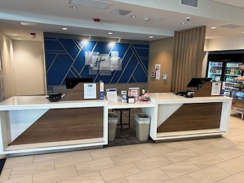 holiday inn express and suites henderson south boulder city an ihg hotel