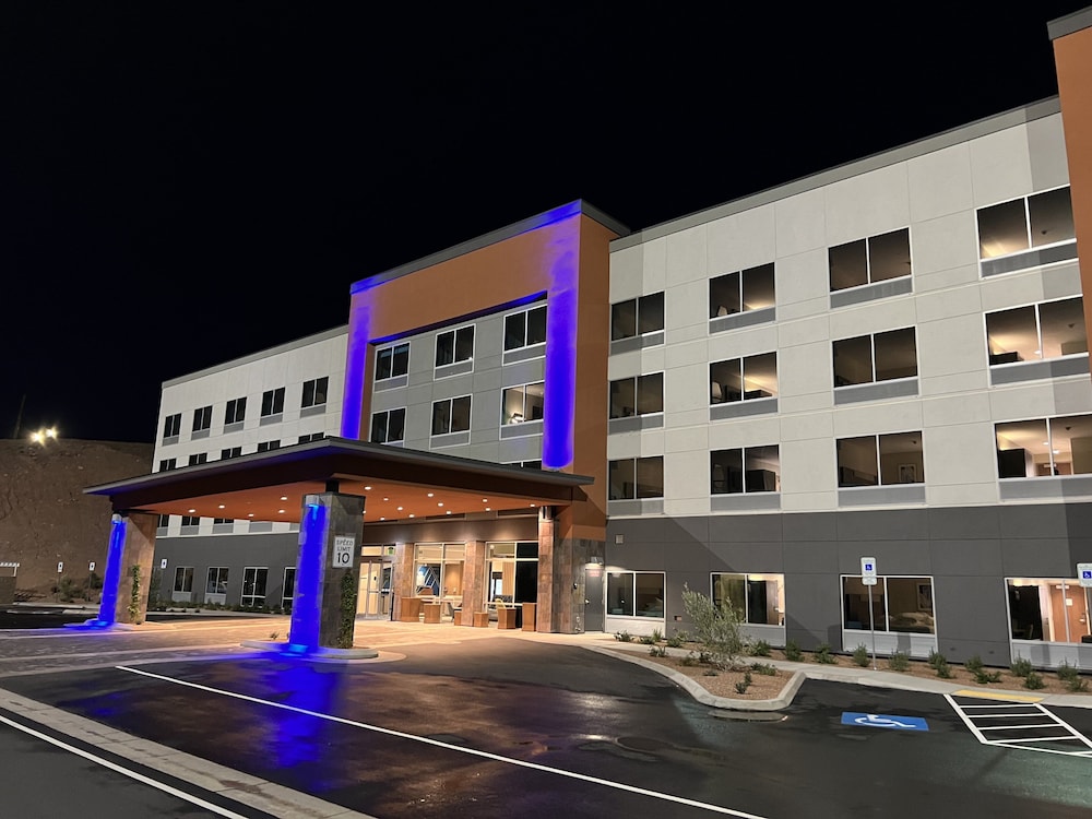 holiday inn express and suites henderson south boulder city an ihg hotel