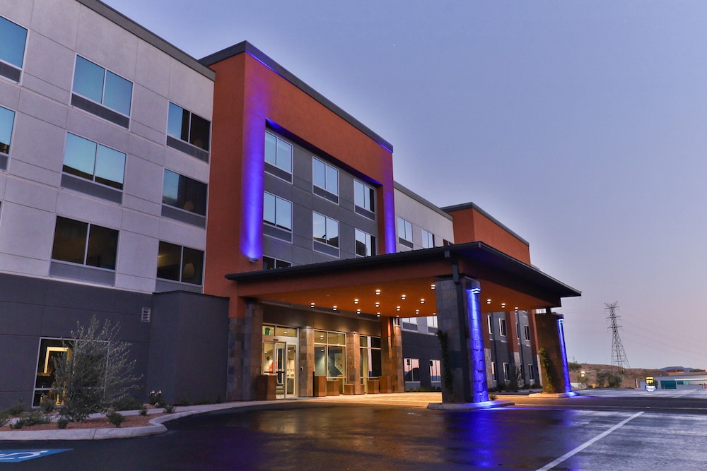 holiday inn express and suites henderson south boulder city an ihg hotel