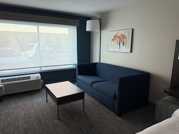 holiday inn express and suites henderson south boulder city an ihg hotel