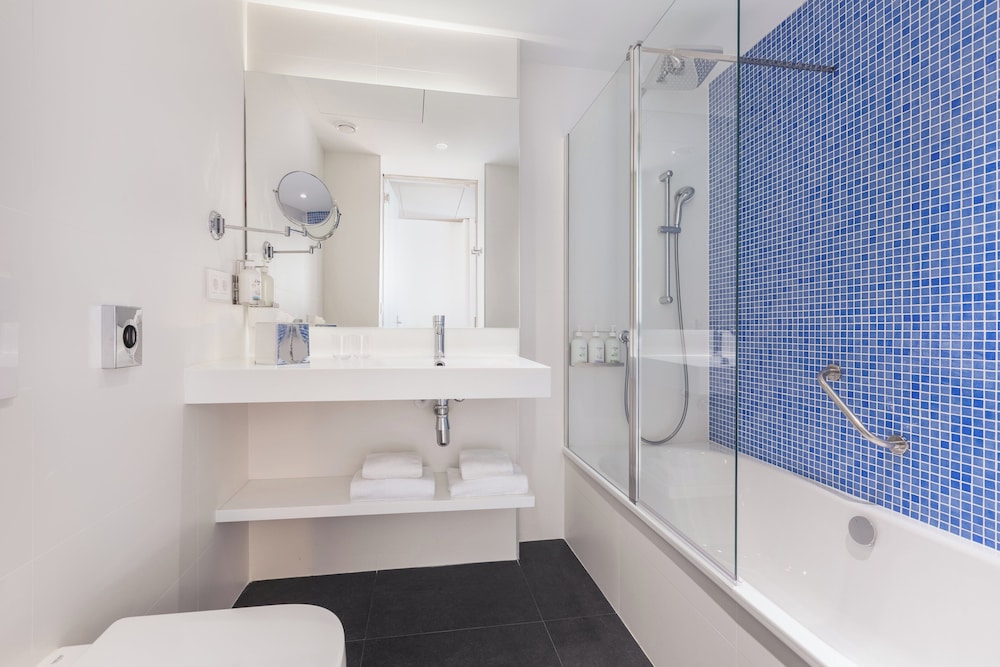 holiday inn barcelona sant cugat