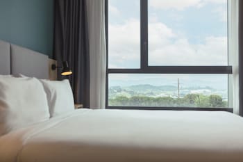 holiday inn barcelona sant cugat