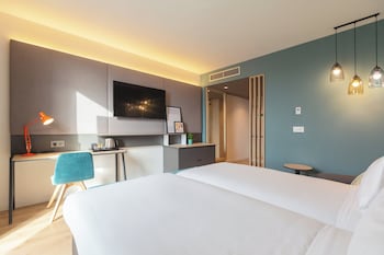 holiday inn barcelona sant cugat