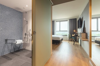 holiday inn barcelona sant cugat