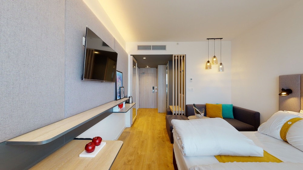 holiday inn barcelona sant cugat