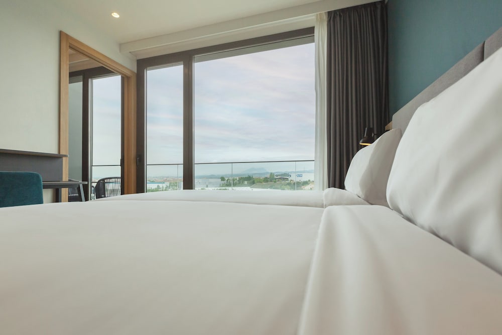 holiday inn barcelona sant cugat