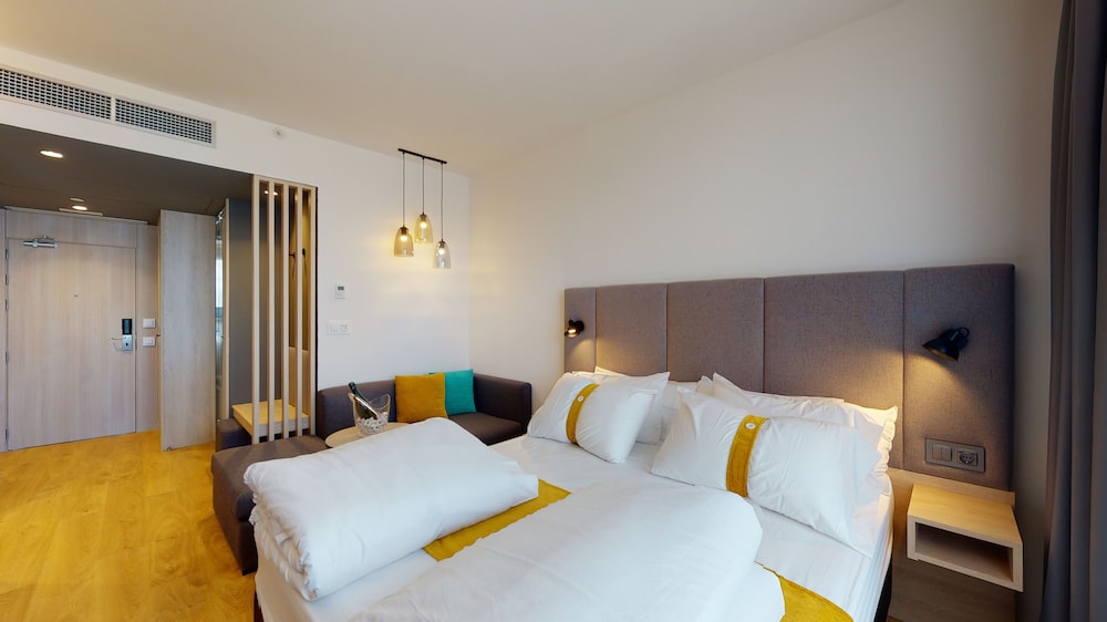 holiday inn barcelona sant cugat