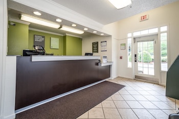 Studio 6 Roswell, Ga - Atlanta,9955 Old Dogwood Rd,2 star