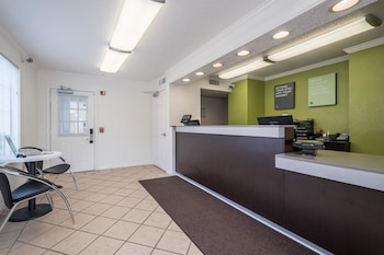 Studio 6 Roswell, Ga - Atlanta,9955 Old Dogwood Rd,2 star