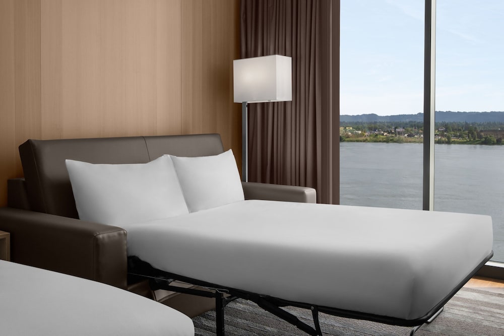 ac hotel by marriott vancouver waterfront