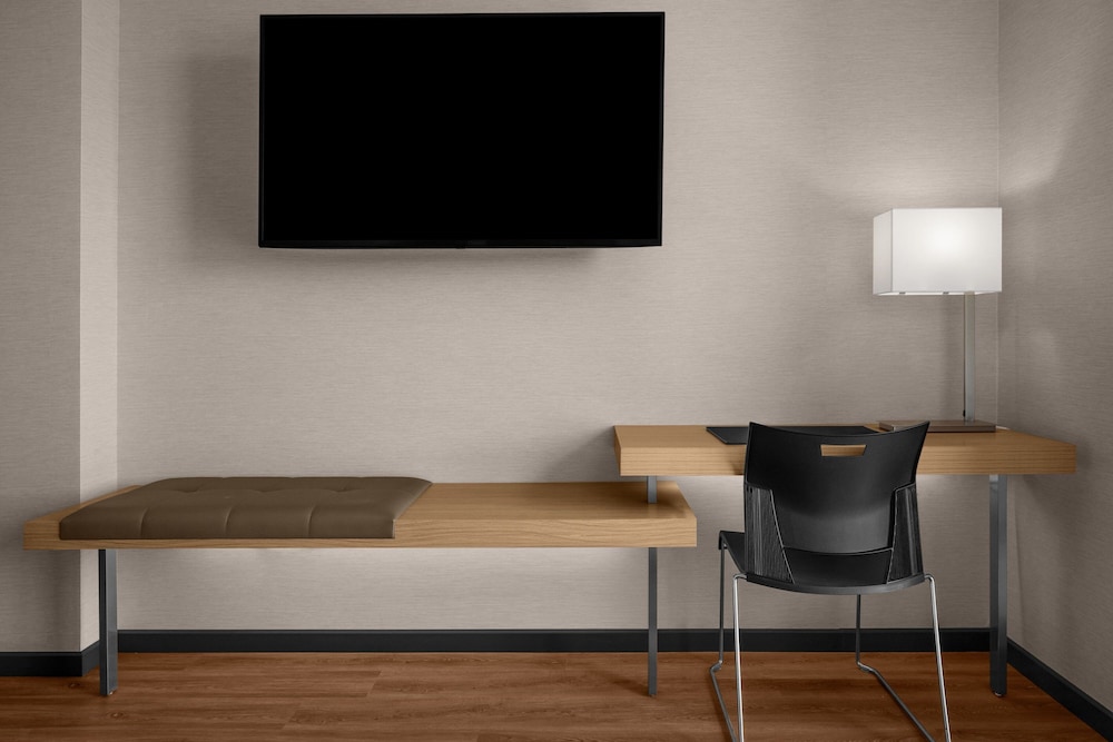 ac hotel by marriott vancouver waterfront