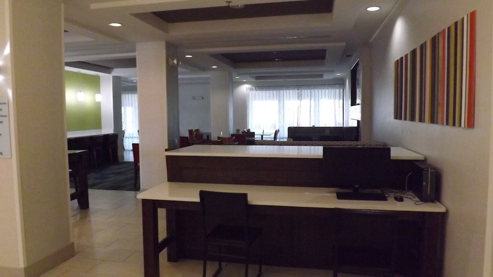 holiday inn express hotel and suites dyersburg by ihg