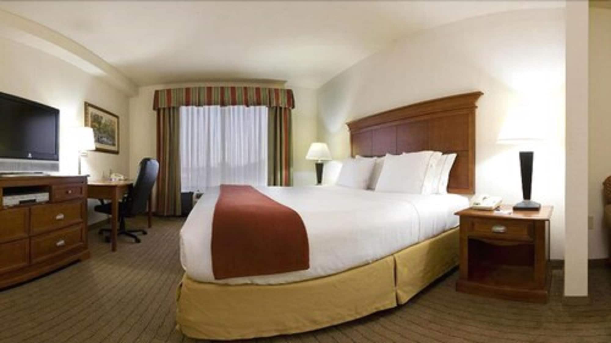 holiday inn express hotel and suites dyersburg by ihg