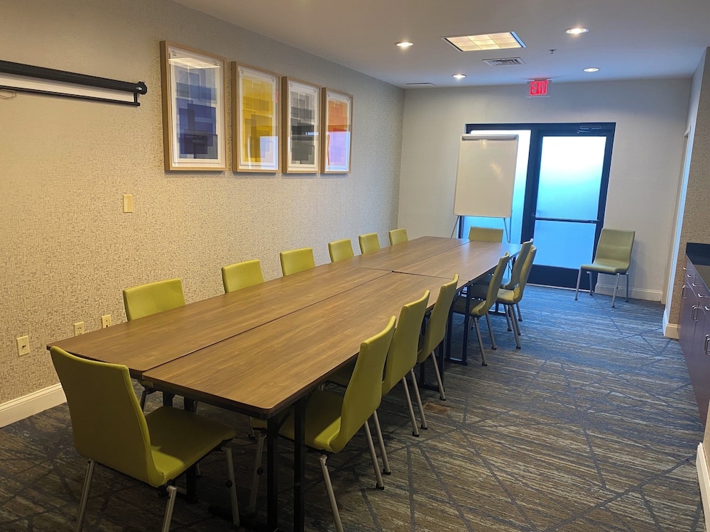 holiday inn express hotel and suites dyersburg by ihg