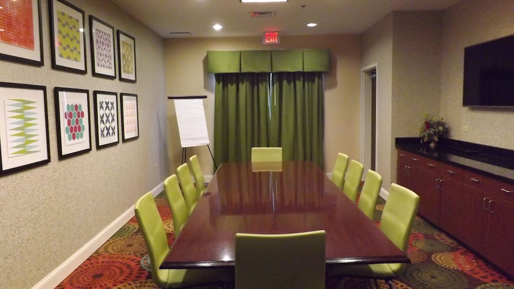 holiday inn express hotel and suites dyersburg by ihg