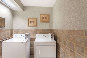 Super 8 By Wyndham Erwin,Kingsport>>Erwin,2 star