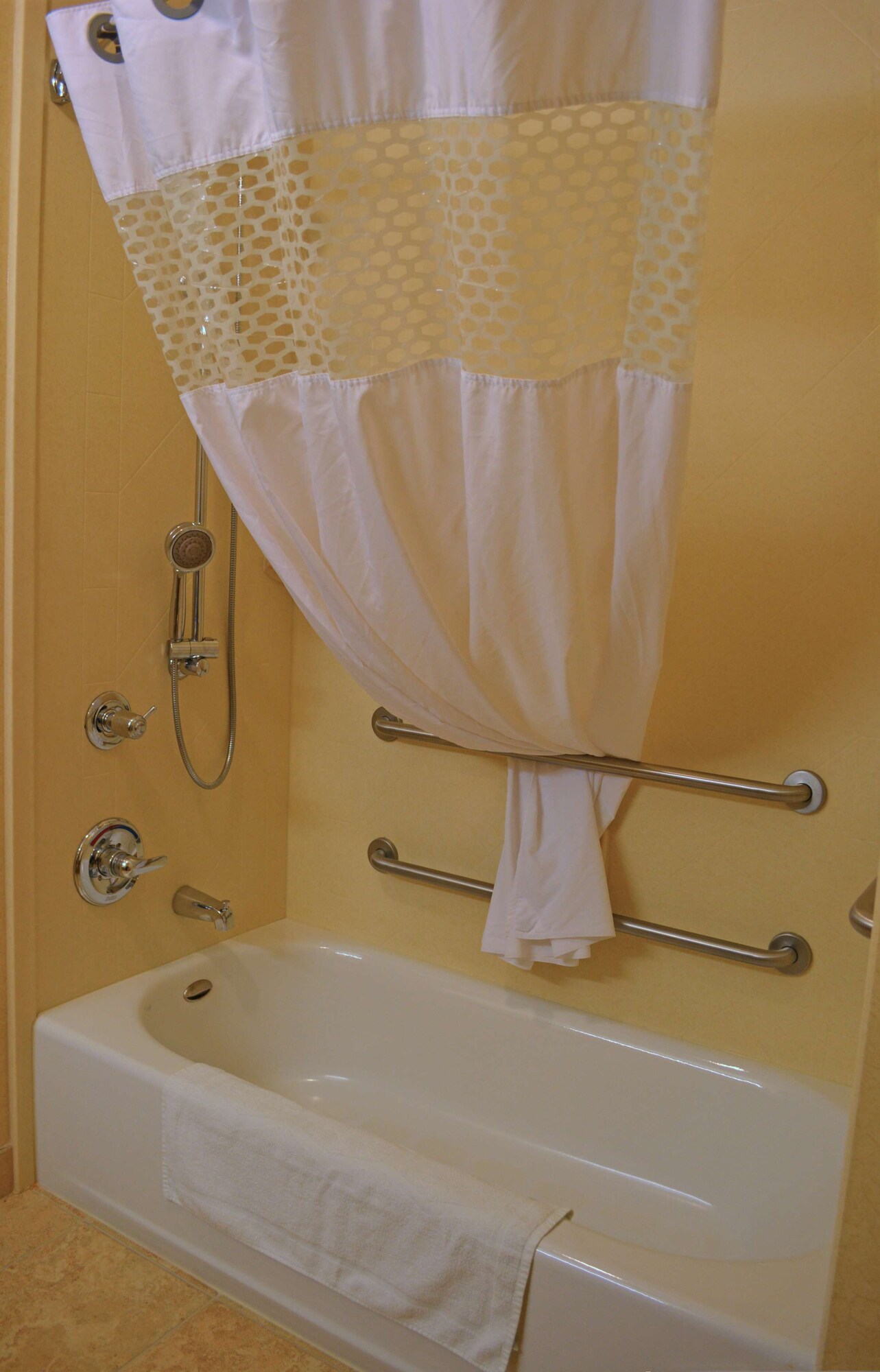 hampton inn and suites buffalo