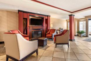 comfort inn civic center