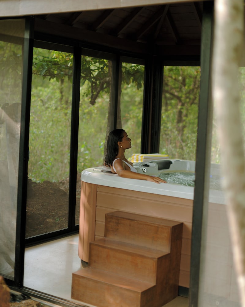 the postcard hideaway netravali