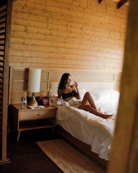 the postcard hideaway netravali