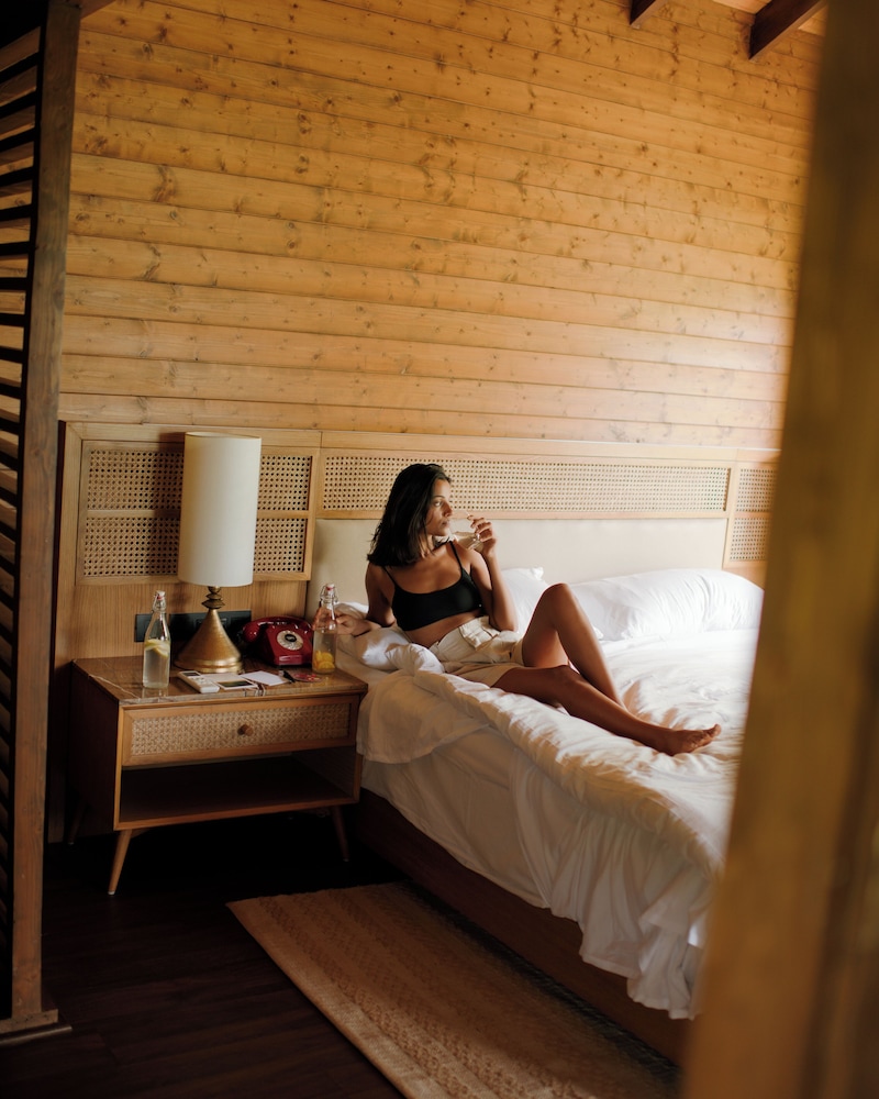 the postcard hideaway netravali