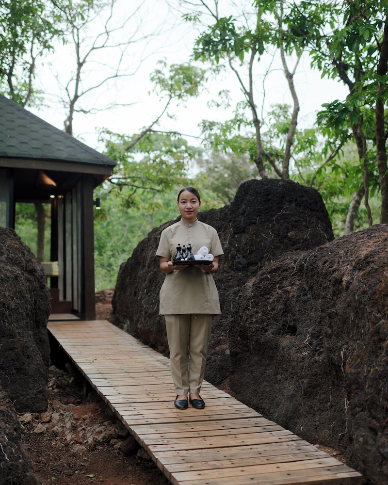 the postcard hideaway netravali