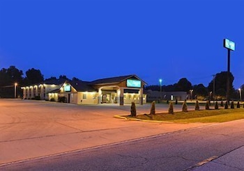 quality inn cairo i 57