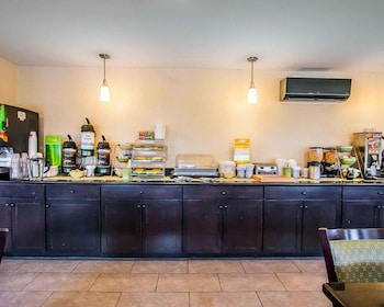 quality inn cairo i 57