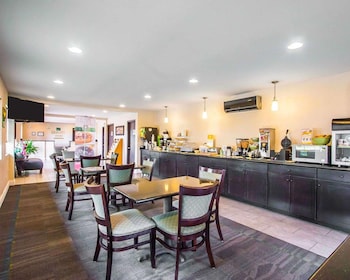 quality inn cairo i 57