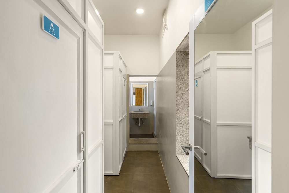 the hideaway bedzzz varanasi