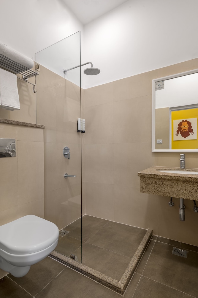 the hideaway bedzzz varanasi