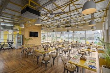 the hideaway bedzzz varanasi