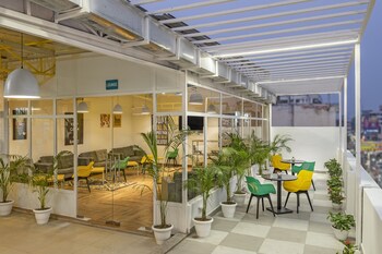 the hideaway bedzzz varanasi