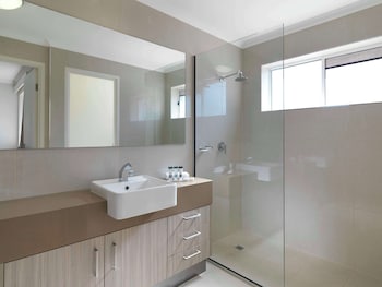 oaks sunshine coast oasis resort