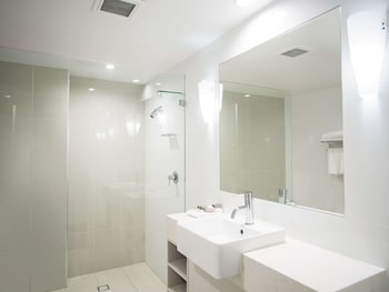 oaks sunshine coast oasis resort