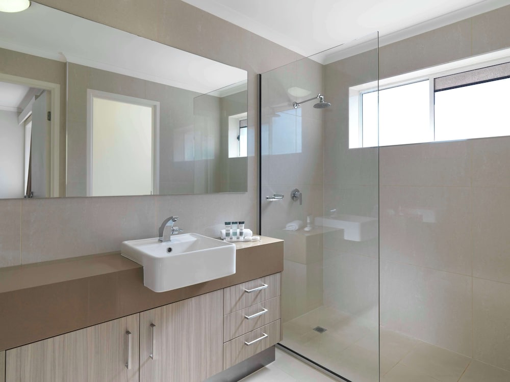 oaks sunshine coast oasis resort