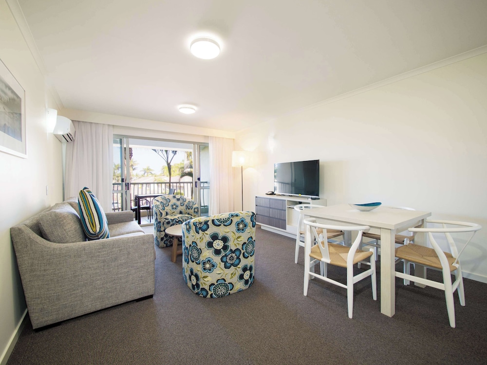 oaks sunshine coast oasis resort