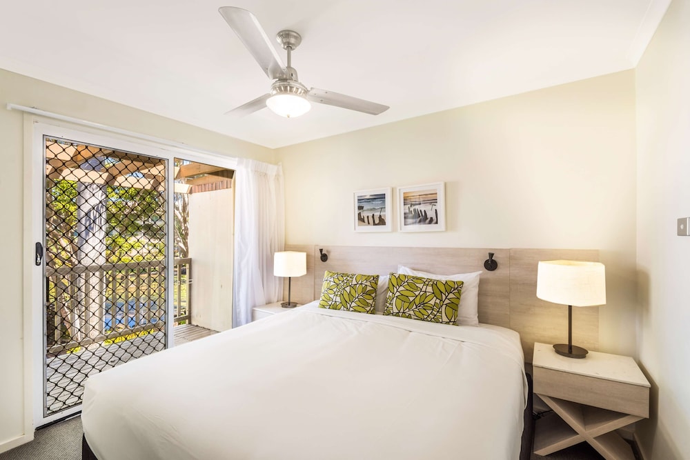 oaks sunshine coast oasis resort