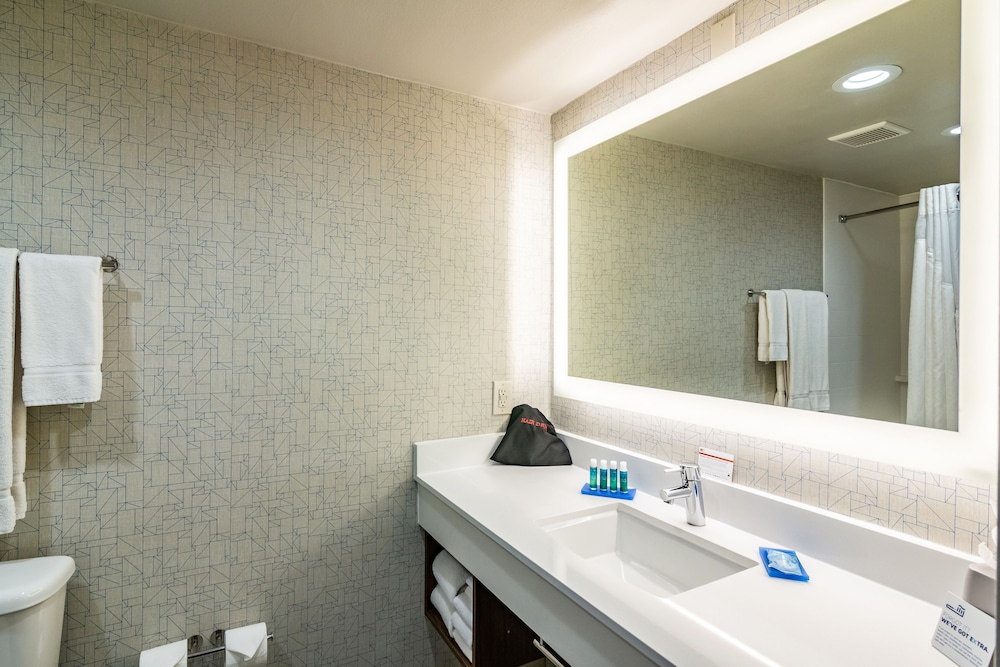 holiday inn express and suites camarillo by ihg