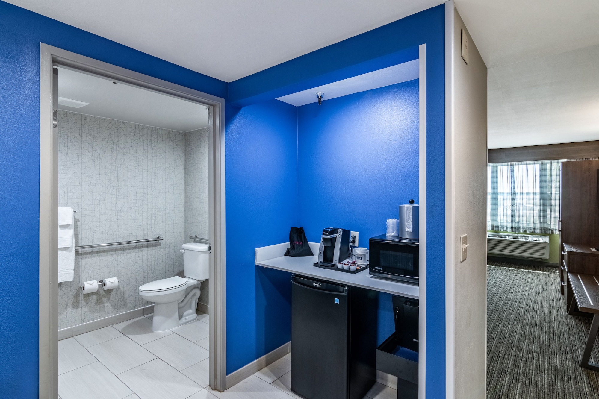 holiday inn express and suites camarillo by ihg