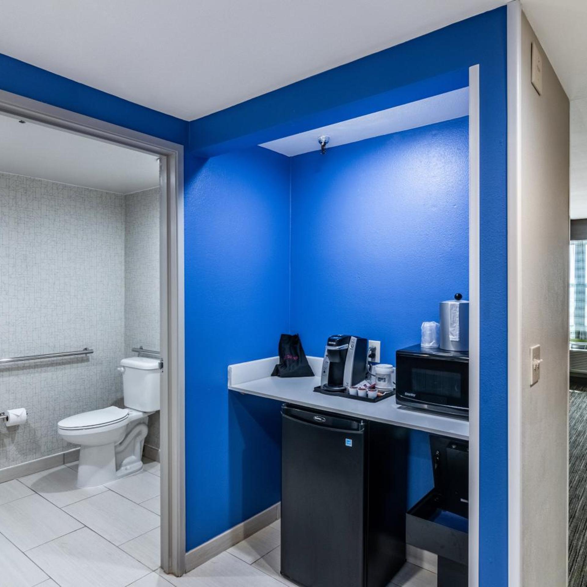 holiday inn express and suites camarillo by ihg