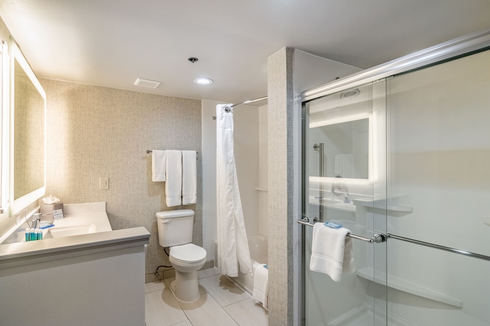 holiday inn express and suites camarillo by ihg