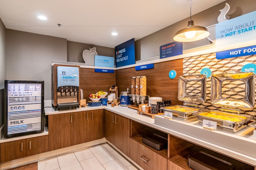 holiday inn express and suites camarillo by ihg