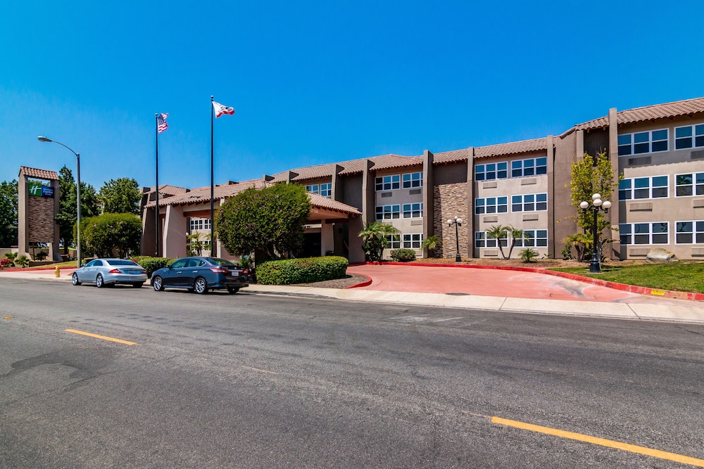 holiday inn express and suites camarillo by ihg