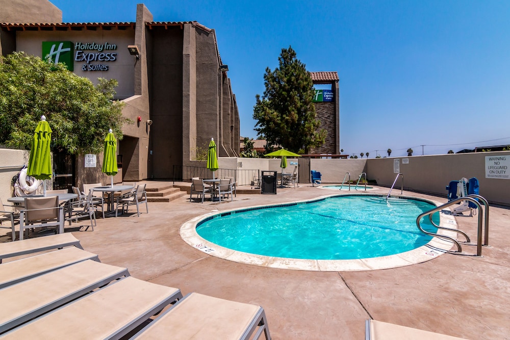 holiday inn express and suites camarillo by ihg