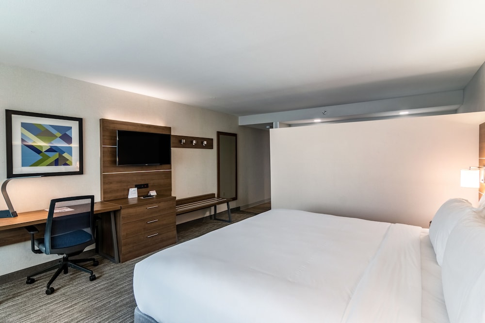 holiday inn express and suites camarillo by ihg
