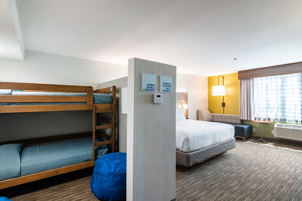 holiday inn express and suites camarillo by ihg