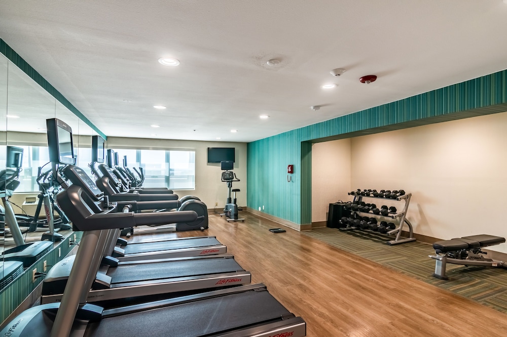 holiday inn express and suites camarillo by ihg