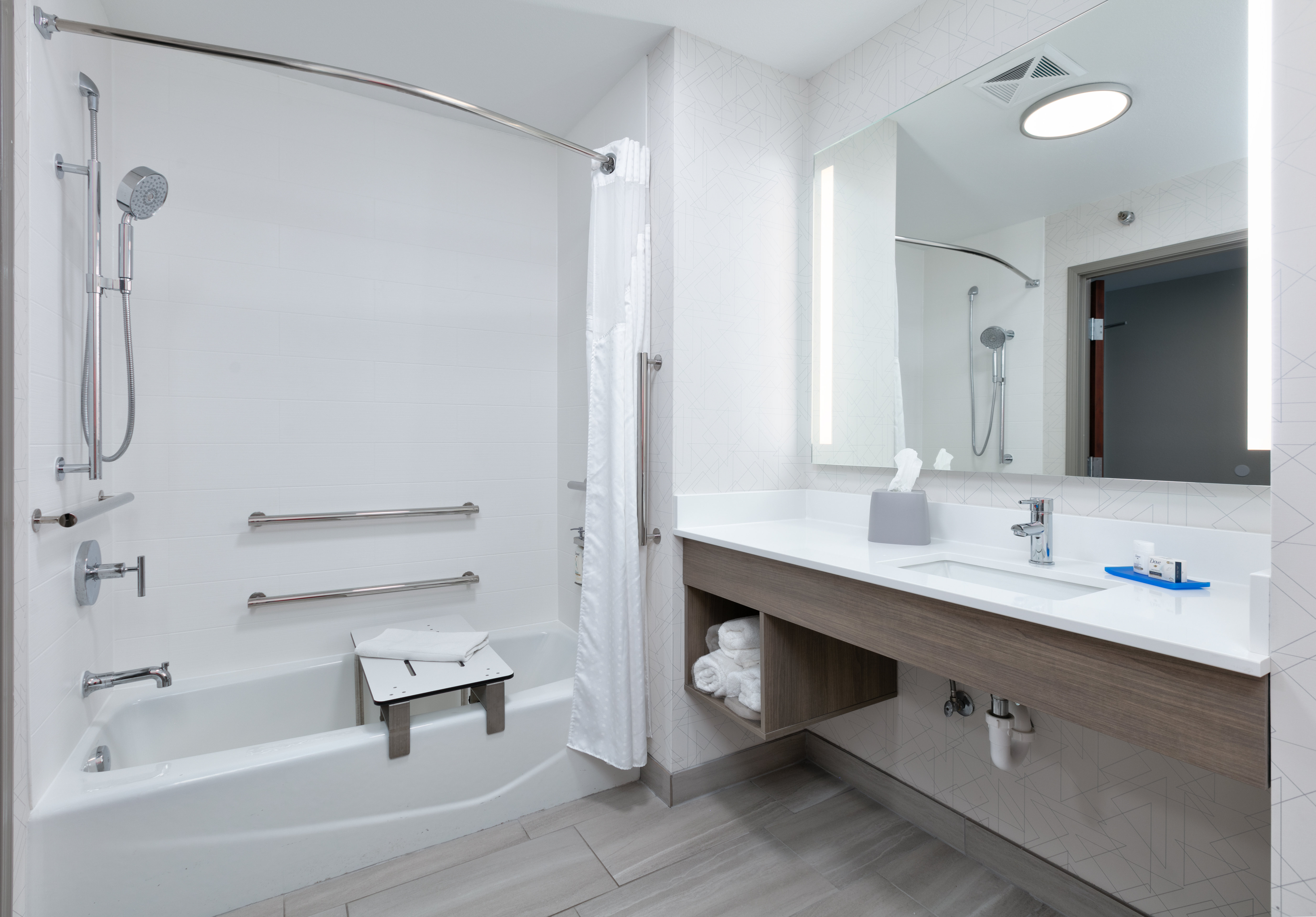 holiday inn express hotel and suites shakopee by ihg