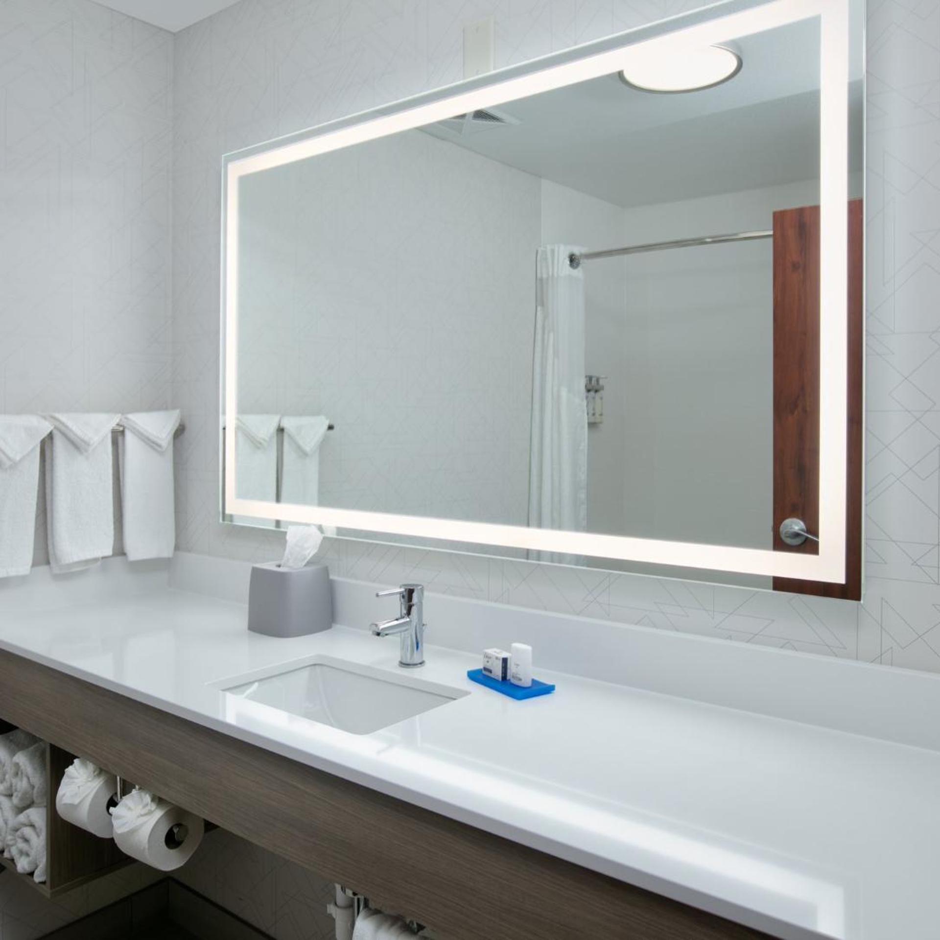 holiday inn express hotel and suites shakopee by ihg